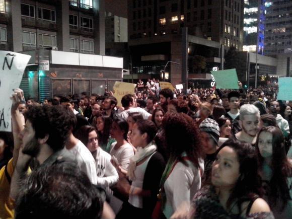 São Paulo, 20/06/2013 – Protesto contra aumento das passagens do transporte público, gastos na Copa do Mundo e a corrupção tomaram as ruas da capital paulista. Foto de Paulo Sanda.