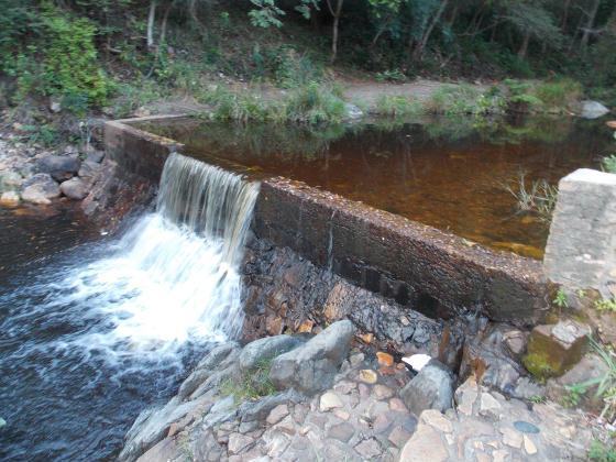 Parque Ecológico da Macaqueira. Pequena barragem