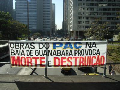 Protesto de pescadores, no dia 27/5, em frente à Petrobras. Foto de Norbert Suchanek