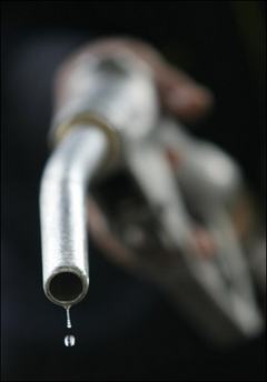 Associação de Engenheiros da Petrobras critica setor sucroalcooleiro por reduzir produção de álcool combustível