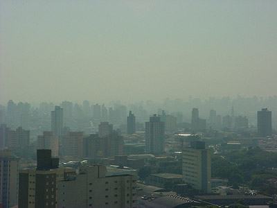 Cidade de São Paulo envolta pela poluição do ar