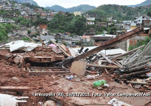 deslizamento de terra em Teresópolis, RJ