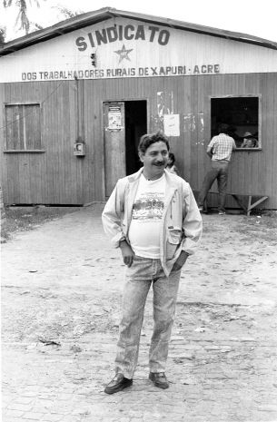 Teoria e Debate  Chico Mendes - Teoria e Debate