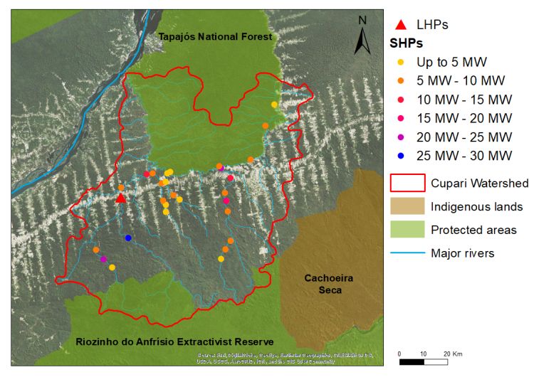 Mapa detalhado da subbacia do rio do Cupari, mostrando as áreas protegidas e terras indígenas, evidenciando o padrão “espinha de peixe” causado pelo desmatamento resultante da rodovia Transamazônica