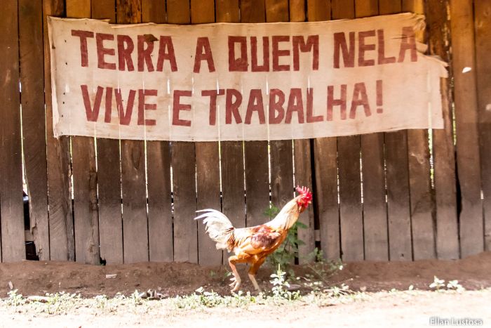 Terra para quem nela vive e trabalha