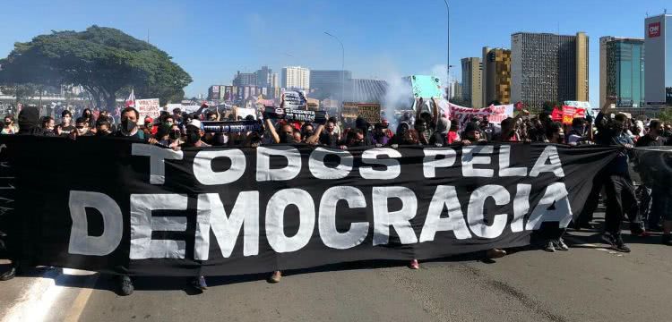 todos pela democracia