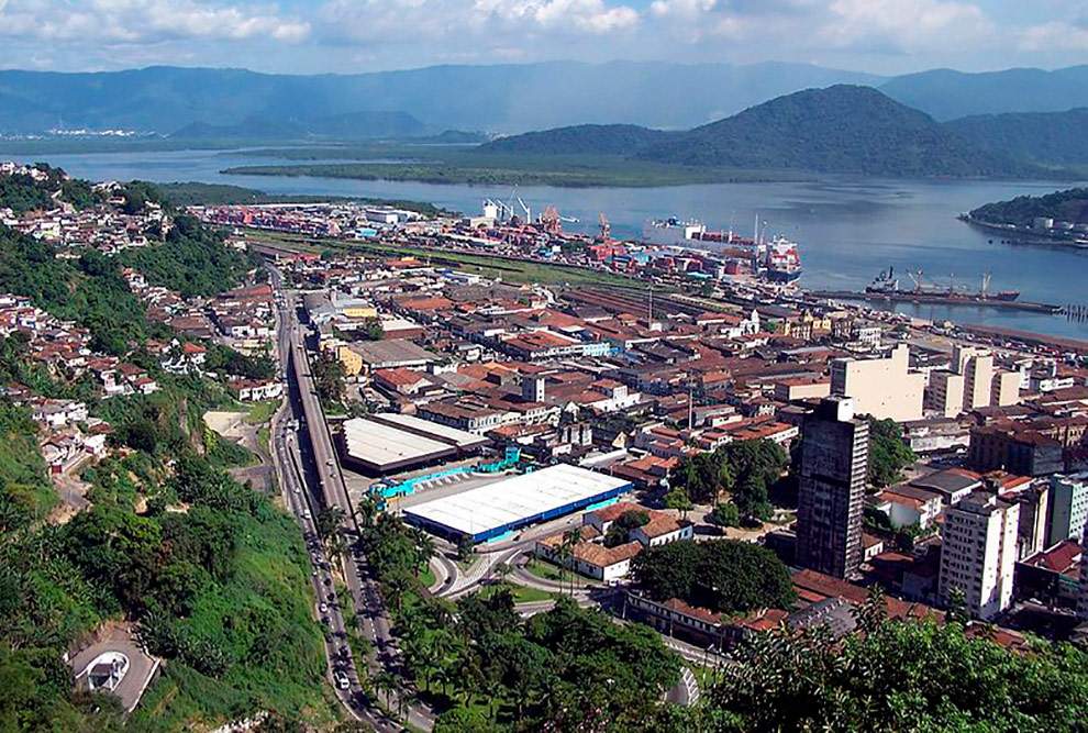 A vegetação do Monte Serrat, em Santos, está sendo recuperada para ampliar a resiliência local e reduzir o risco climático