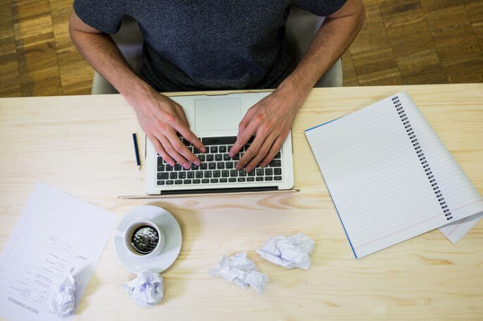 Os 10 melhores programas para humanizar textos com IA em 2026